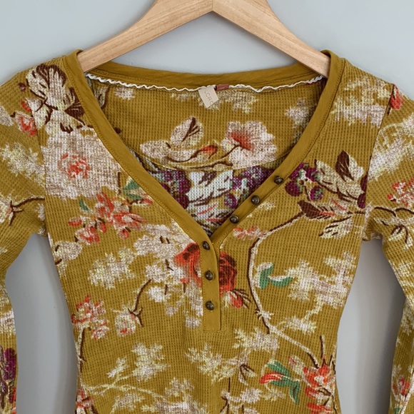 Anthropologie Pilcro Waffle Henley Long Sleeve Floral Top - Picture 2 of 10